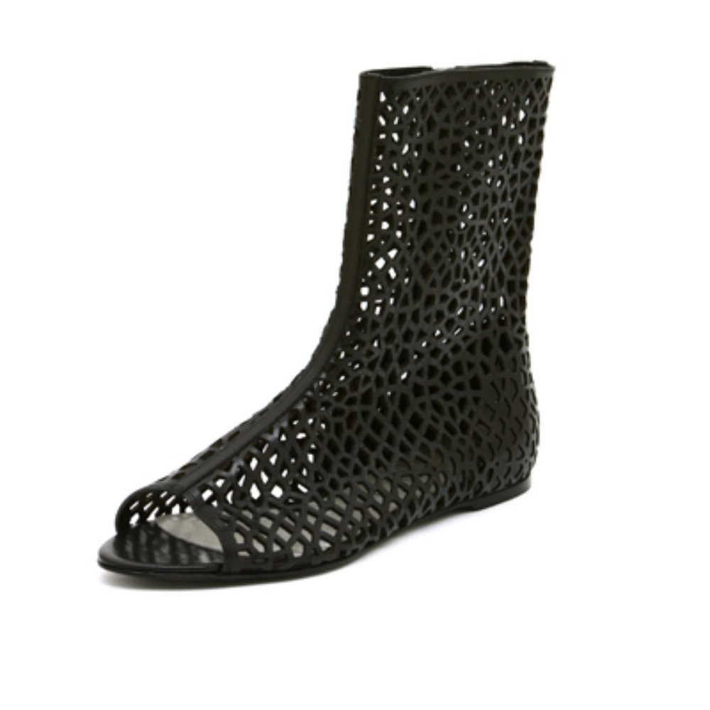 DESIGNER FLAT OPEN TOE BOOTIE